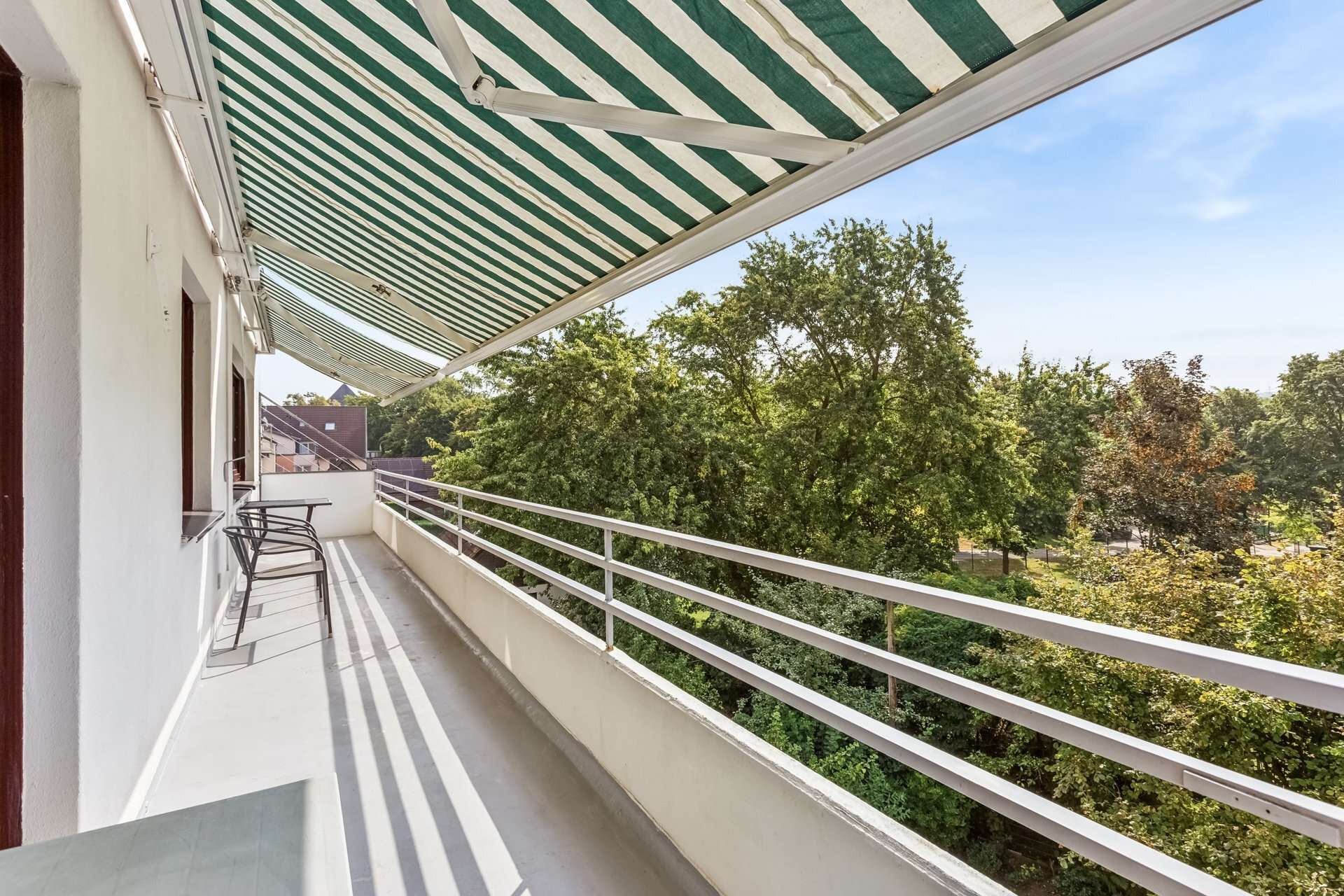 Ganz oben, ganz für sich: 5‑Zimmer‑Wohnung mit Balkon über die gesamte Breite und Weitblick in Dortmund – Ansicht 3