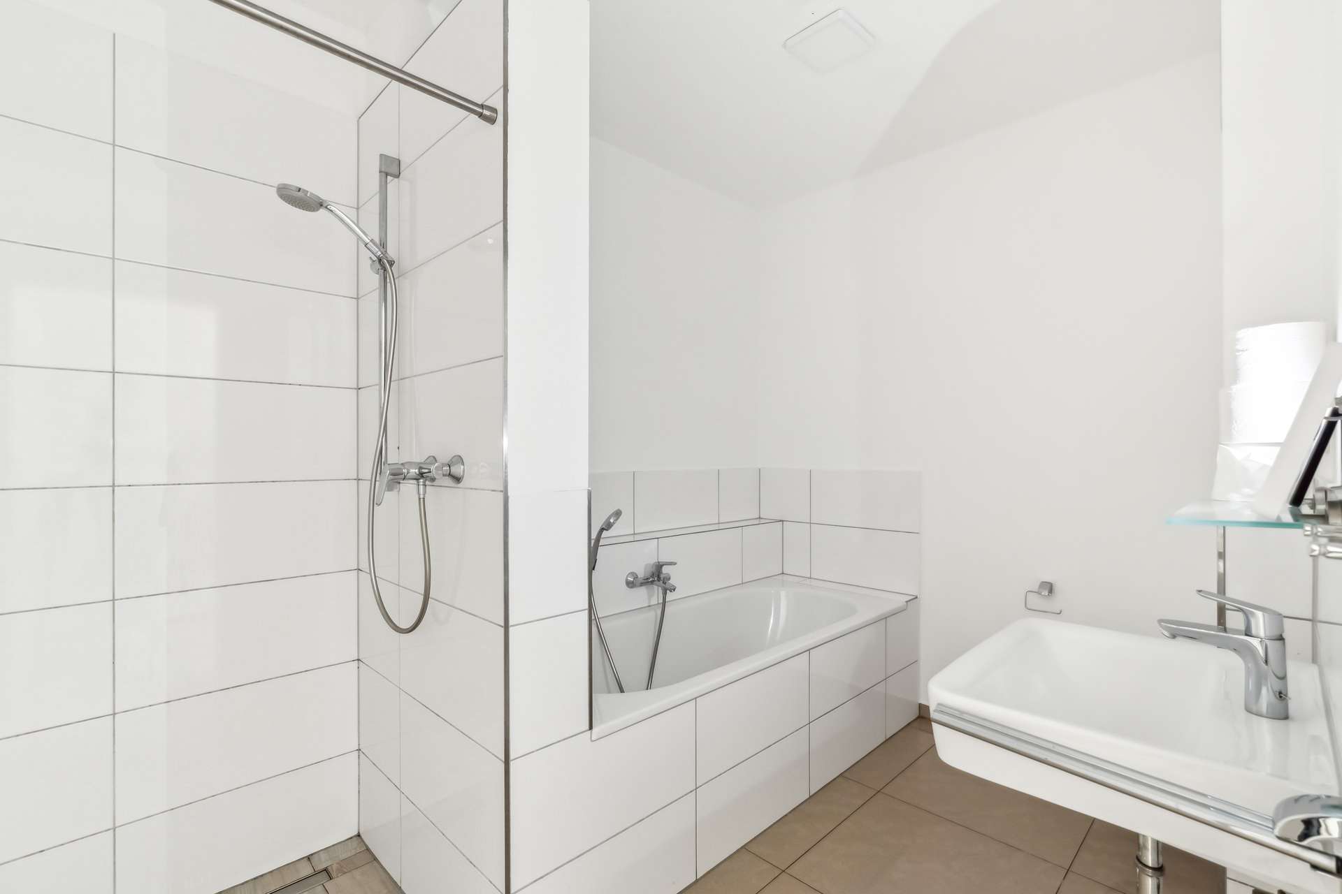 Barrierearme Erdgeschosswohnung mit zwei Terrassen, eigenem Garten und viel Privatsphäre in Dorsten – Ansicht 10