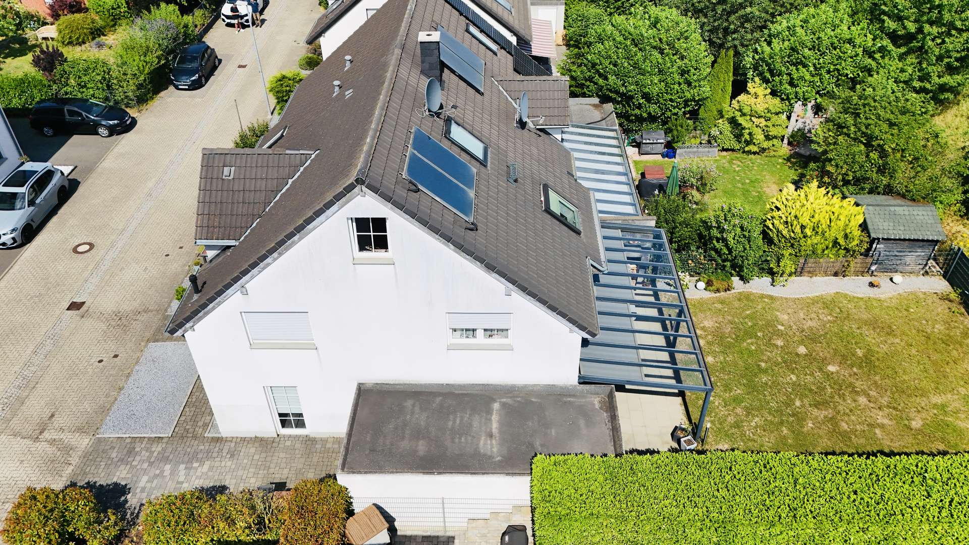 Geborgen Leben in Jüchen – Stilvolle DHH + Garten + Studio + Wellness in Jüchen – Ansicht 21