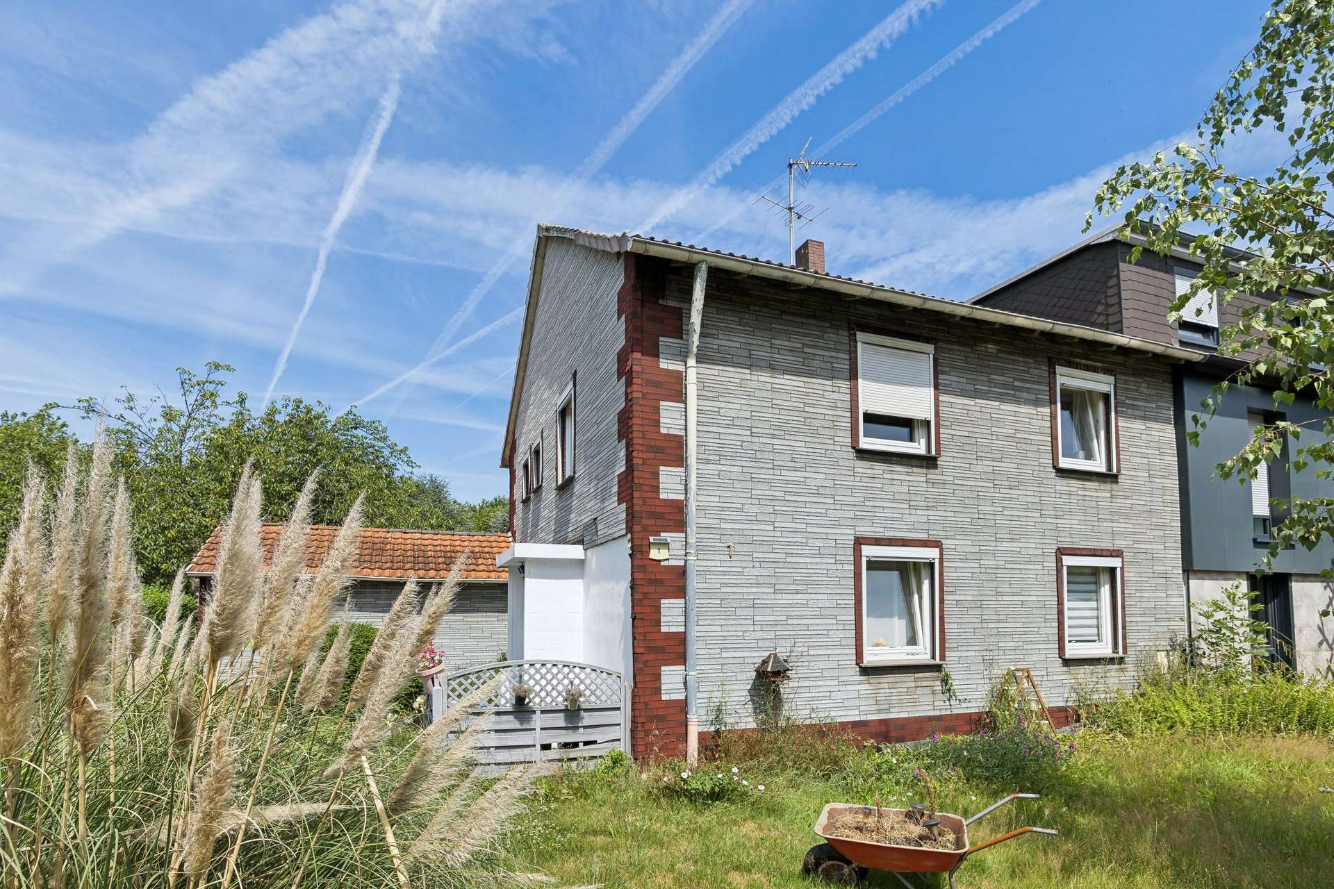 Doppelhaushälfte mit zwei vermieteten Wohnungen und großem Grundstück in Bochum – Ansicht 38