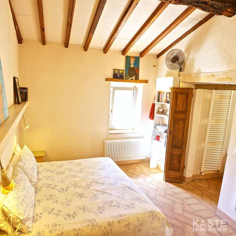 Modernes Farmhaus mit 4 Apartments, Wald und | Kaste Immobilien