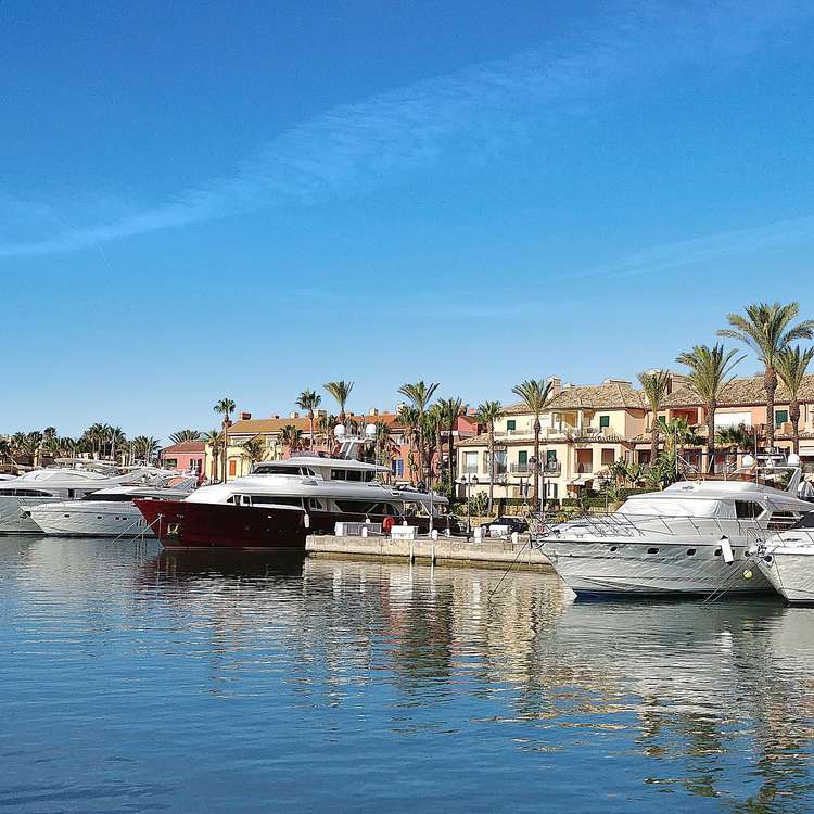 Square marina