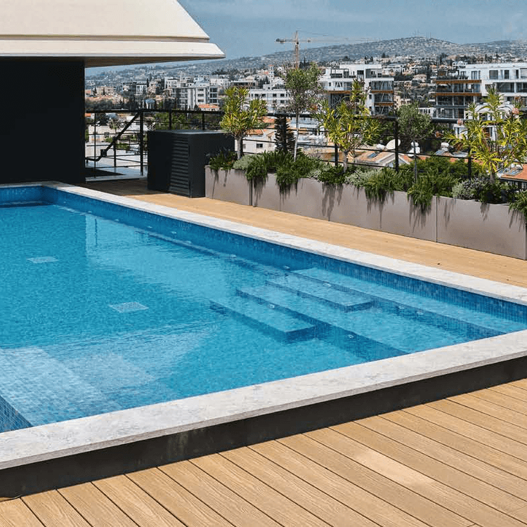 Square privatpool%20auf%20der%20dachterrasse