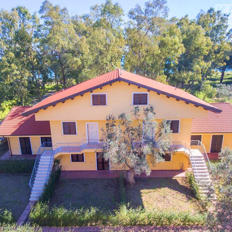 Square neubauimmobilien kalabrien hausaunsicht