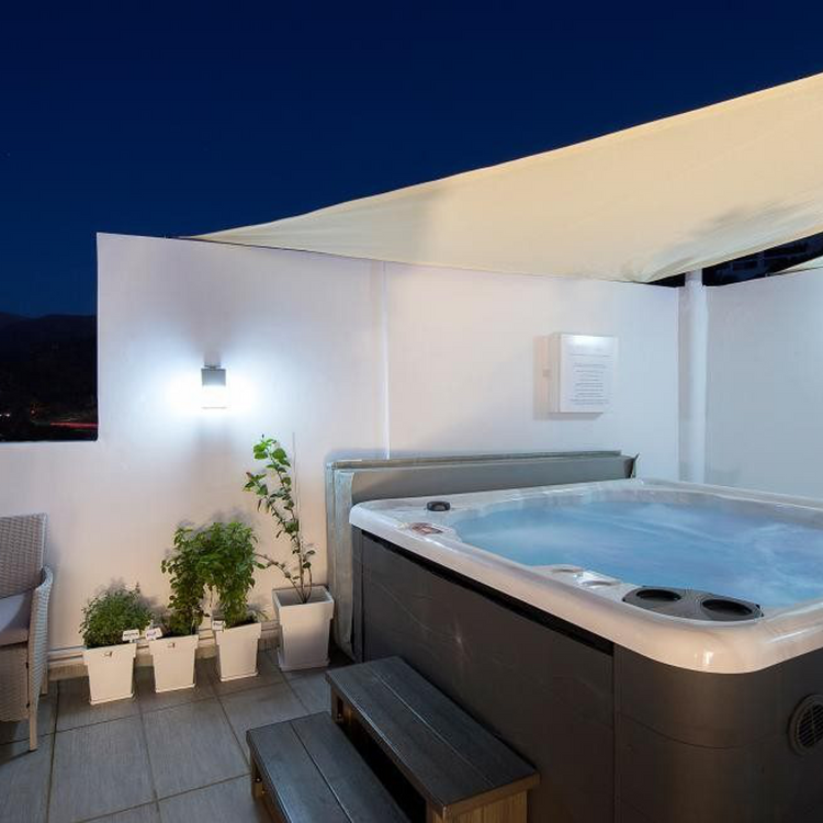 Direkt am Meer gelegenes Ferienhaus mit | Kaste Immobilien