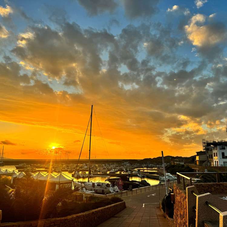 Square marina%20bei%20sonnenuntergang
