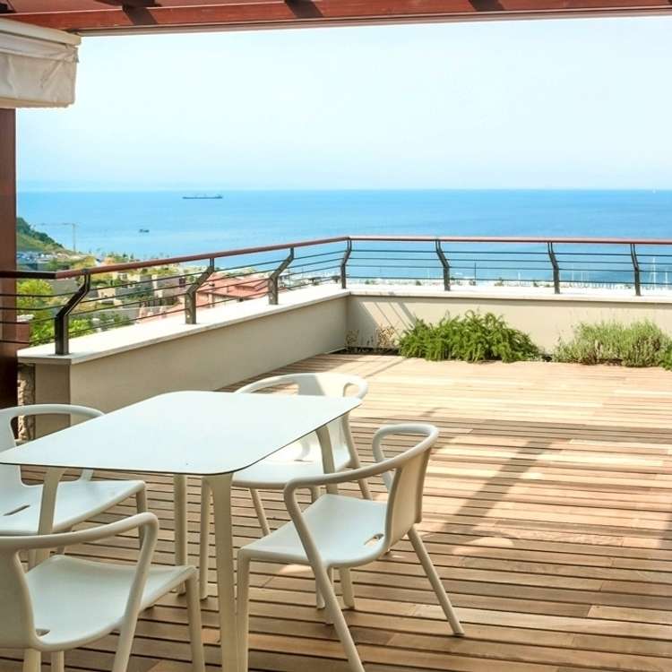 Terrasse mit Ausblick