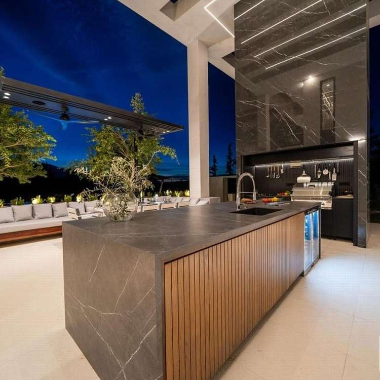 outdoor kitchen