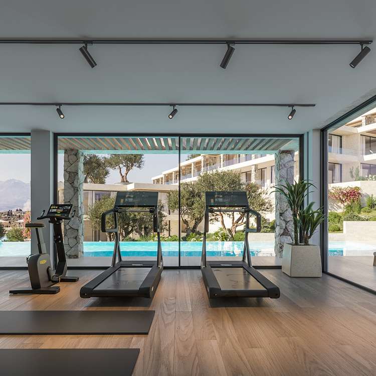 Square fitnessbereich%20mit%20poolblick