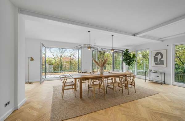 QQI: Haus im Haus mit eigenem großen Garten