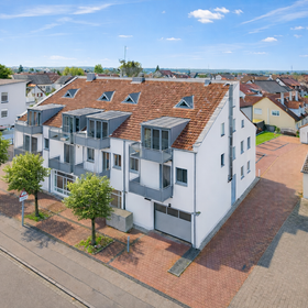 Fassade neu + Fenster Grau