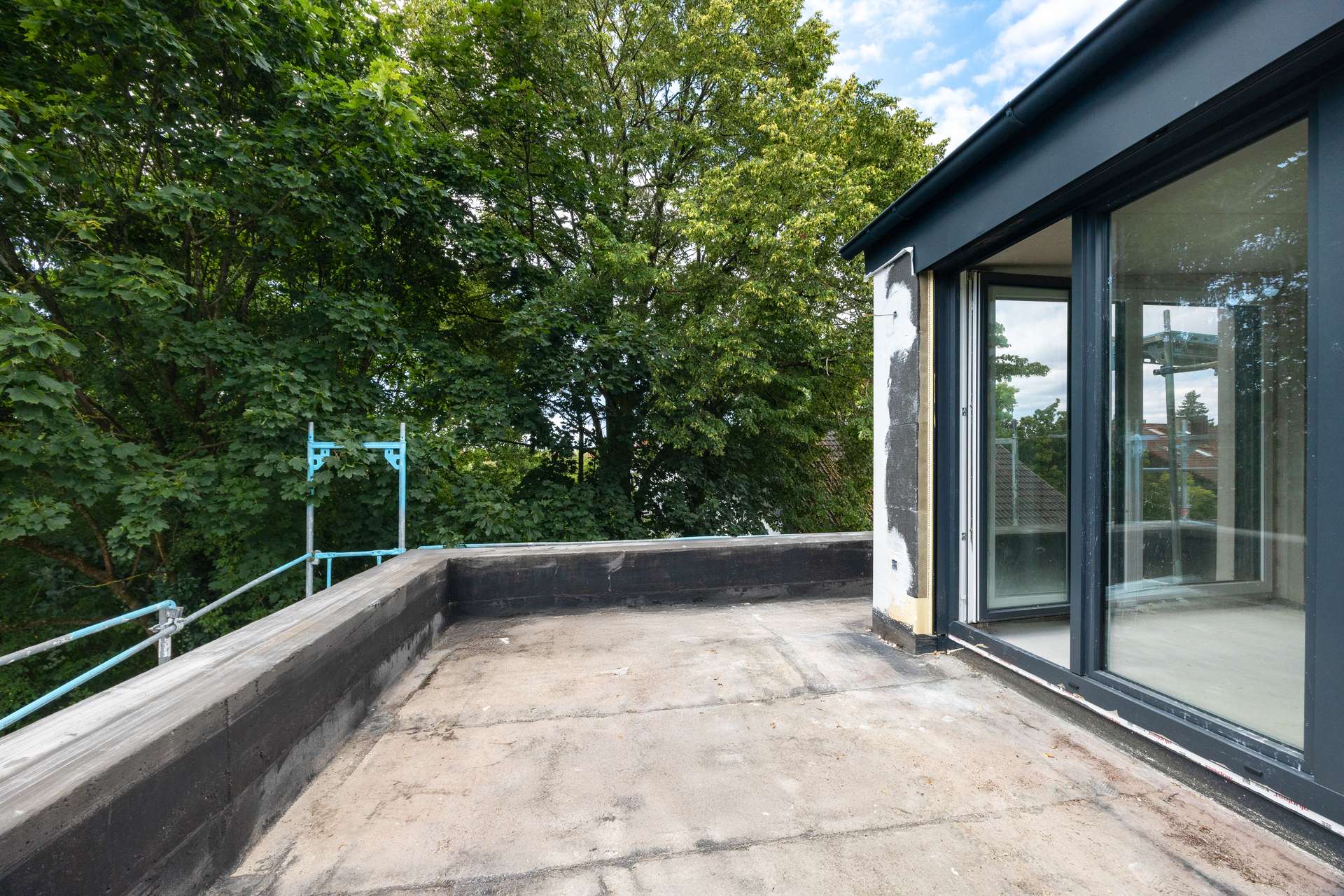 Umlaufende Dachterrasse