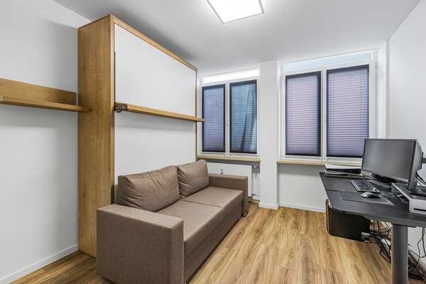 QQI: Maxvorstadt | Leben, wo München pulsiert: Vollausgestattetes Apartment in Top-Lage