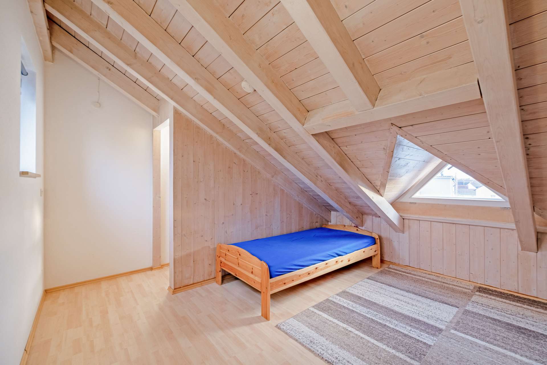 DG_Dachgeschosszimmer_02