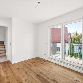 Zimmer mit Balkon 1. OG