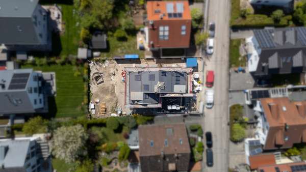 QQI: Grundstück mit veredeltem Luxus-Rohbau: Bauen ohne Risiko. Gestalten mit Freiheit.