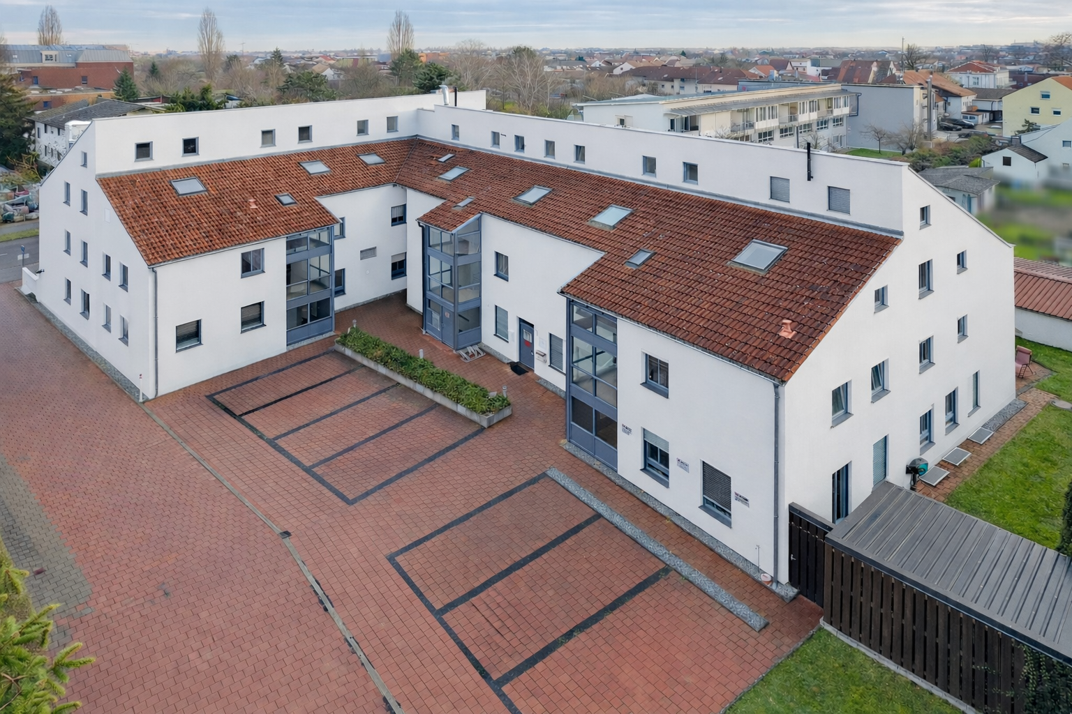 Fassade neu + Fenster Grau, Rückansicht