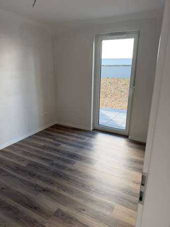 Maisonette -Nur für FAMILIEN AB 5 Personen-Gut gelegene Wohnung - ab 100qm,5 ZKB mit Balkon/ Stellplatz und vielen Vorteilen!