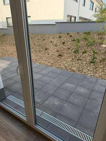 Maisonette -Nur für FAMILIEN AB 5 Personen-Gut gelegene Wohnung - ab 100qm,5 ZKB mit Balkon/ Stellplatz und vielen Vorteilen!
