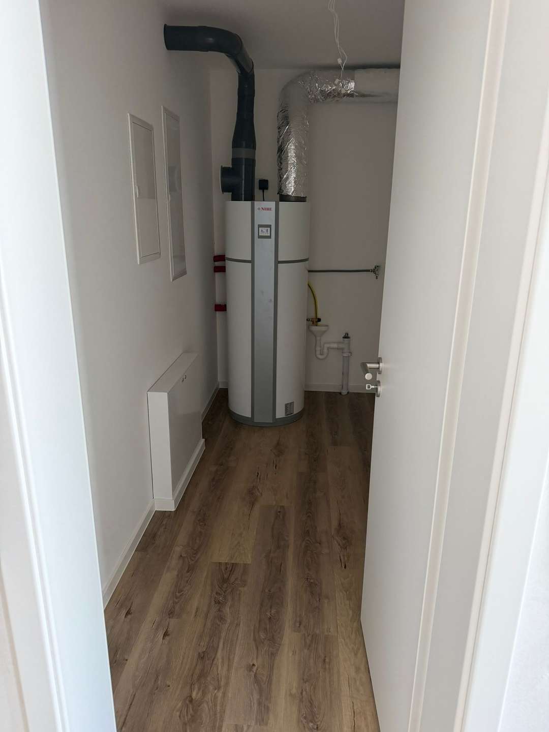 Maisonette -Nur für FAMILIEN AB 5 Personen-Gut gelegene Wohnung - ab 100qm,5 ZKB mit Balkon/ Stellplatz und vielen Vorteilen!
