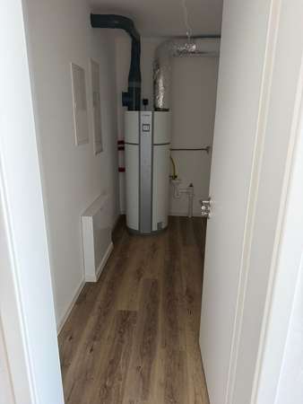 Maisonette -Nur für FAMILIEN AB 5 Personen-Gut gelegene Wohnung - ab 100qm,5 ZKB mit Balkon/ Stellplatz und vielen Vorteilen!