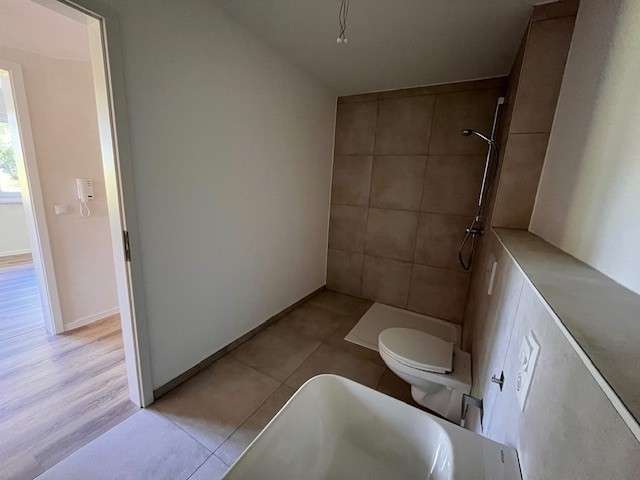 Maisonnette -Nur für FAMILIEN AB 5 Personen-Gut gelegene Wohnung - ab 100qm,5 ZKB mit Balkon/ Stellplatz und vielen Vorteilen!