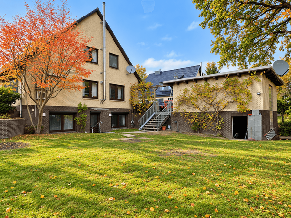 Einfamilienhaus mit Einliegerbereich: 364 m² Wohn-/Nutzfläche auf 1.115 m² in Brunsbek-Kronshorst