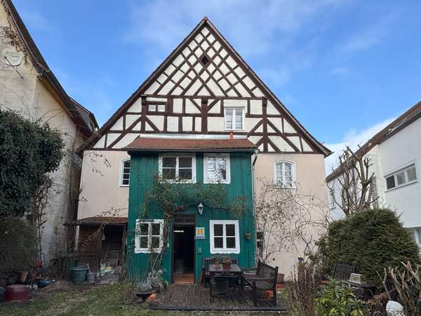 Historisches Altstadthaus am Marktplatz von Greding – Denkmalgeschützt & Saniert