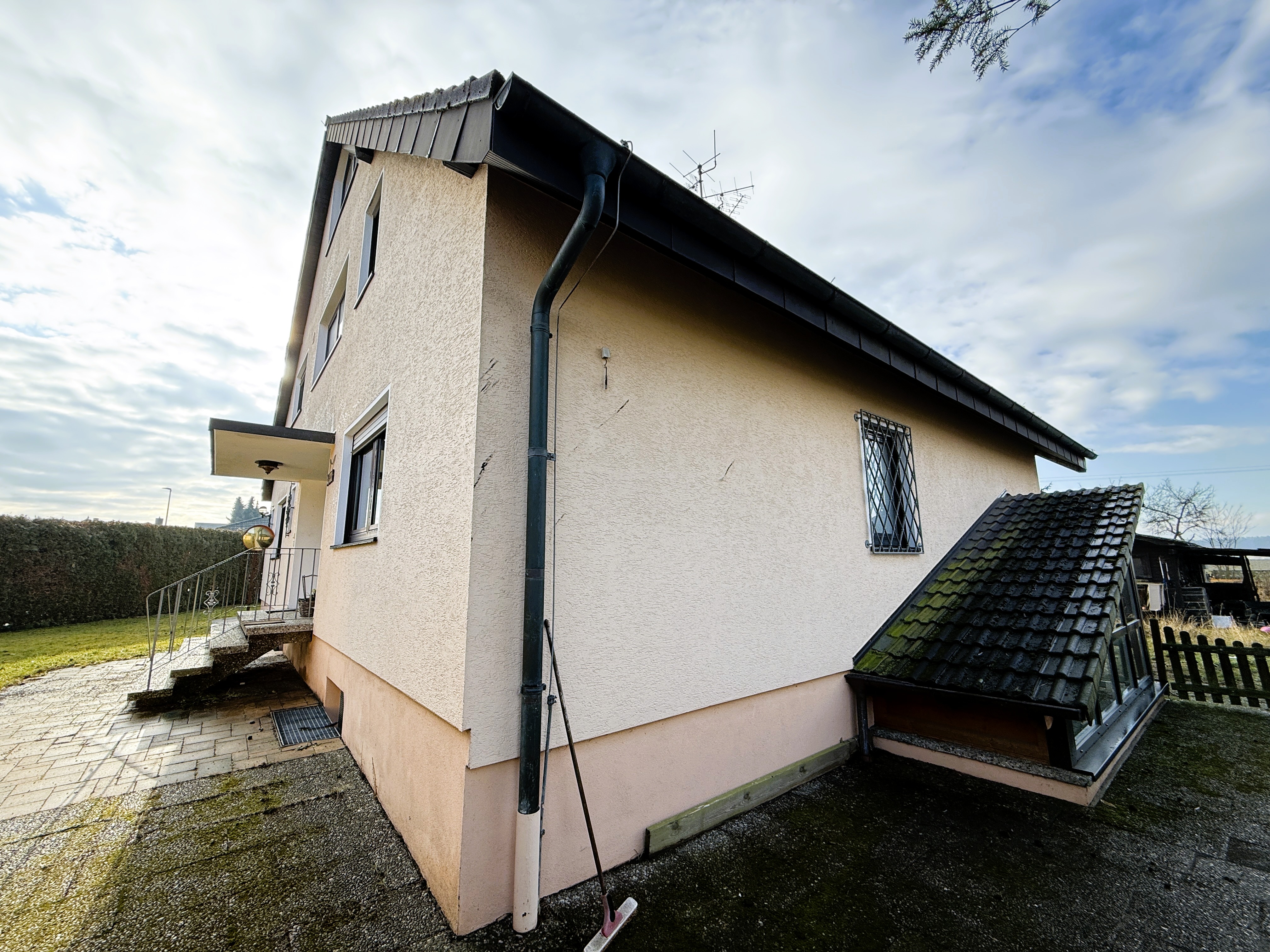 rechte Seitenansicht Haus