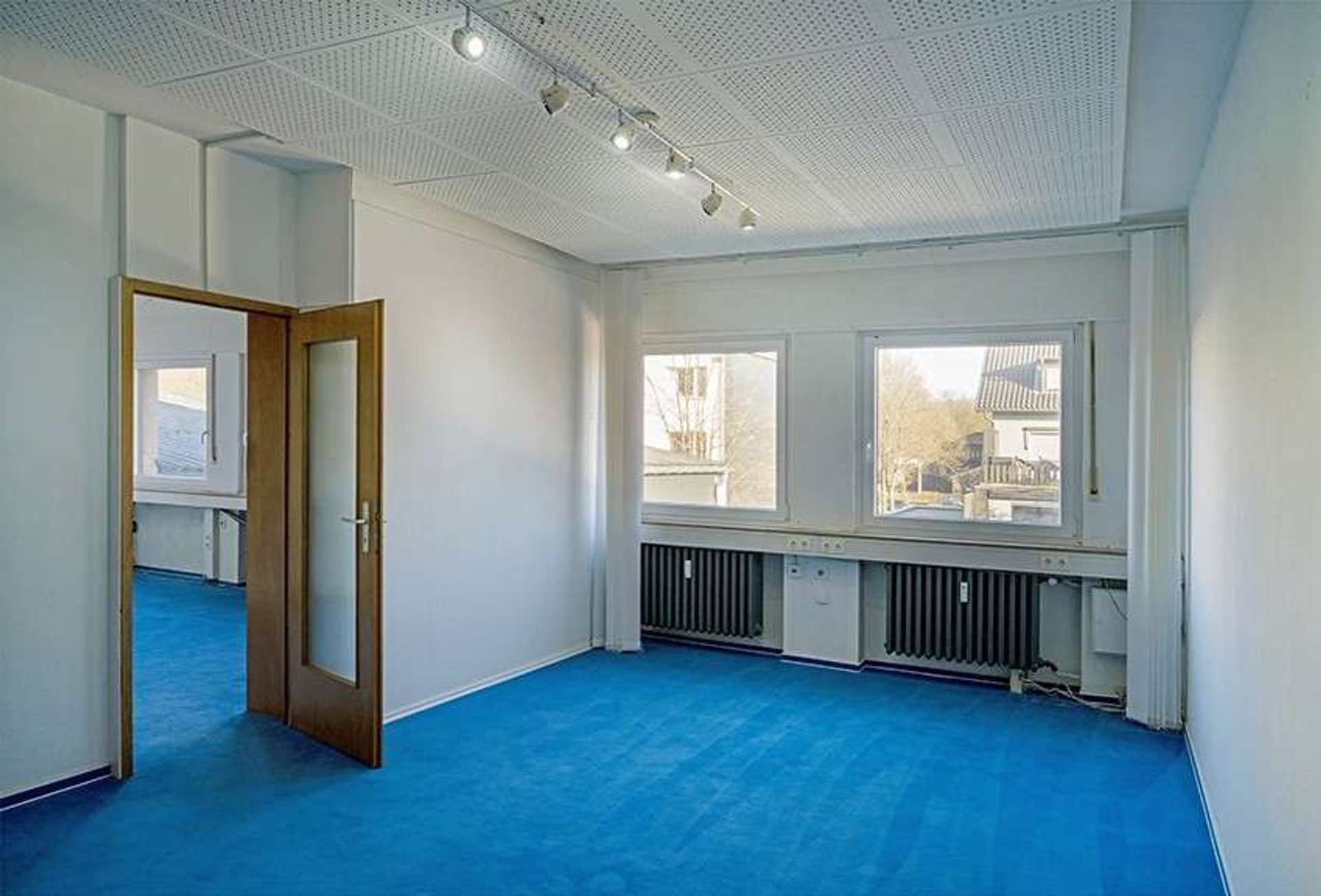 Büro und Halle zur Miete. Mülheim an der Ruhr Saarn Greens Immobilien