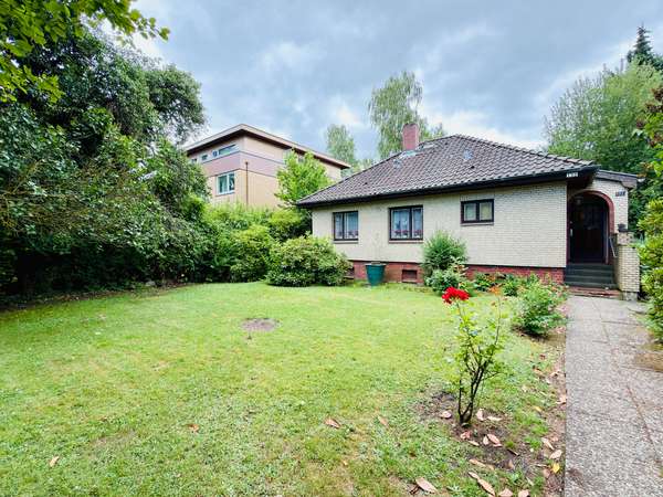 Attraktives Baugrundstück mit Altbestand in Bramfeld, ca. 896 m², Potenzial für Mehrfamilienhaus, 22179 Hamburg