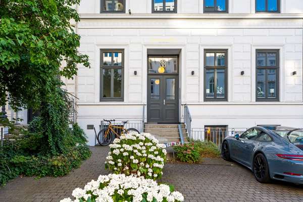 Altbau-Maisonette in Hamburg-St. Georg: Denkmal mit eigenem Eingang nahe Alster, 20099 Hamburg