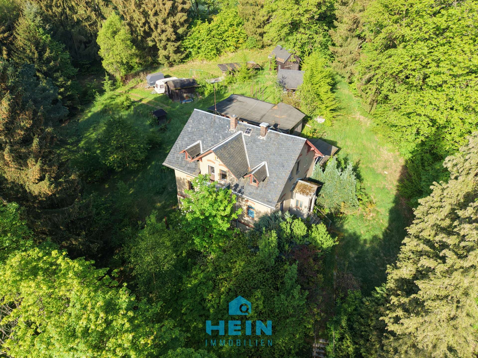 Ihr grünes Familienglück: Einfamilienhaus mit riesigem Naturgarten in Schneeberg - Neustädtel!