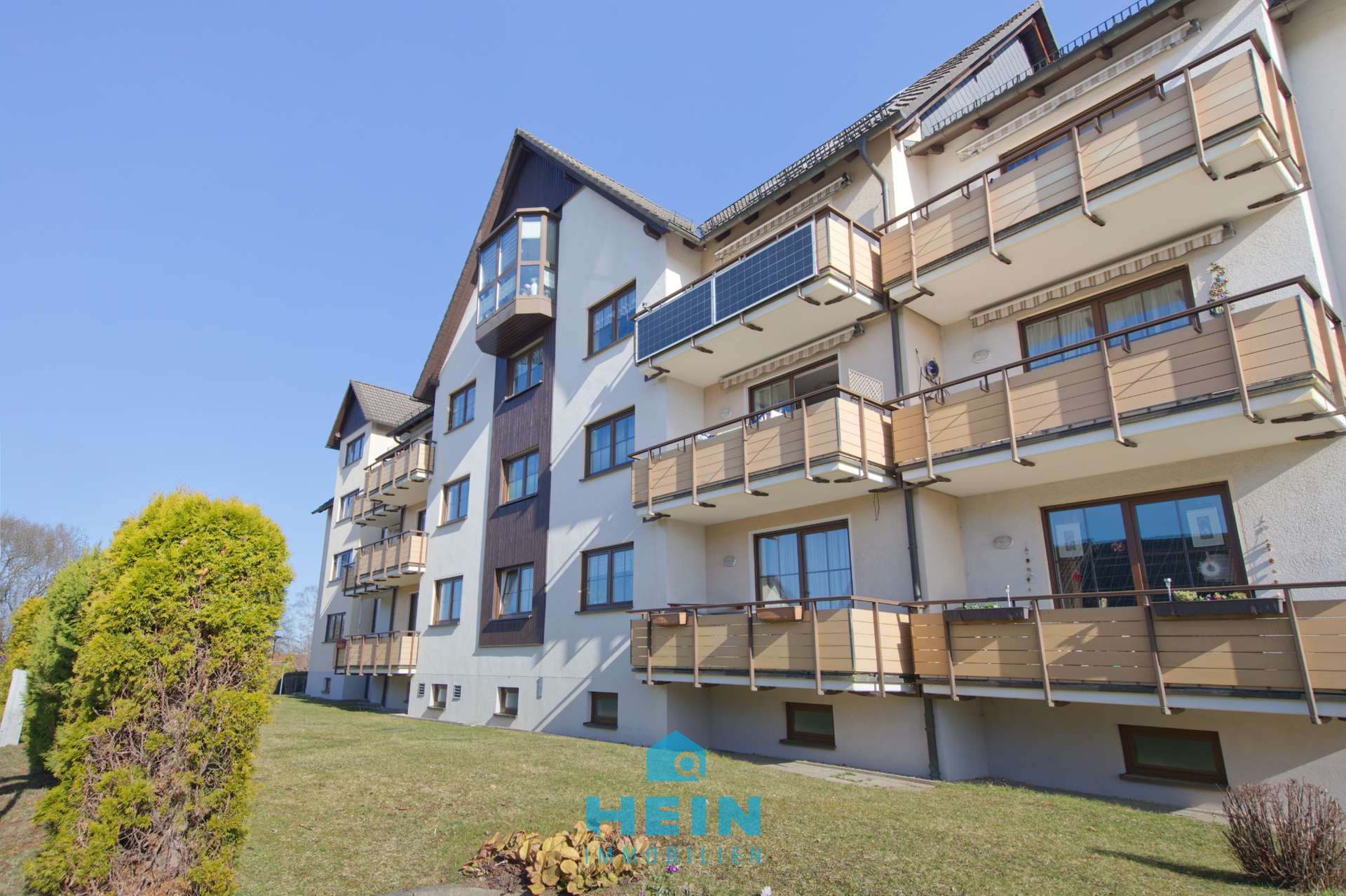 Zeller Berg Highlight: Erstklassige Wohnlage trifft Sonnenbalkon und Panoramablick!