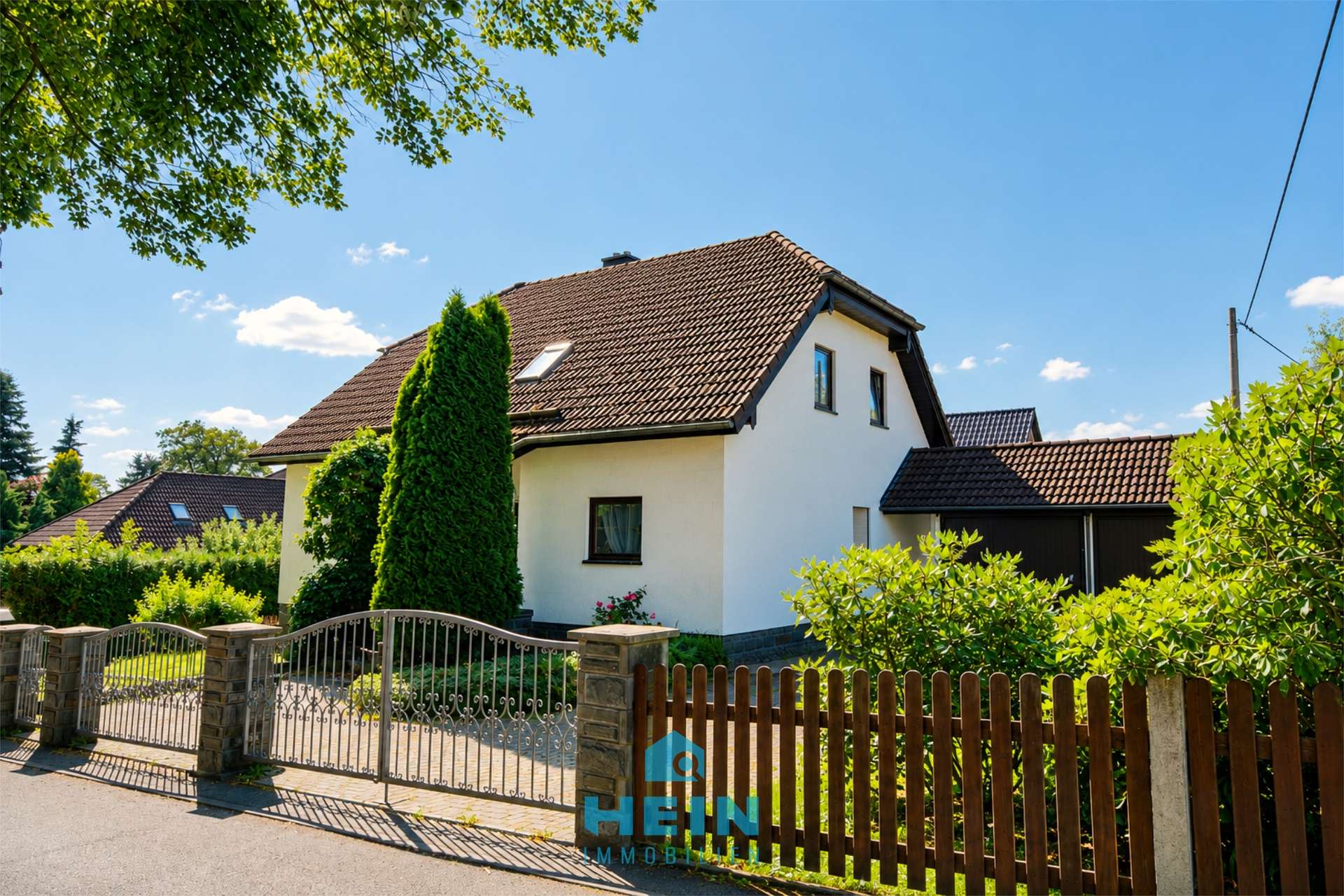 Ein Haus zum Verlieben – sonnig, freistehend und mit tollem Grundstück!