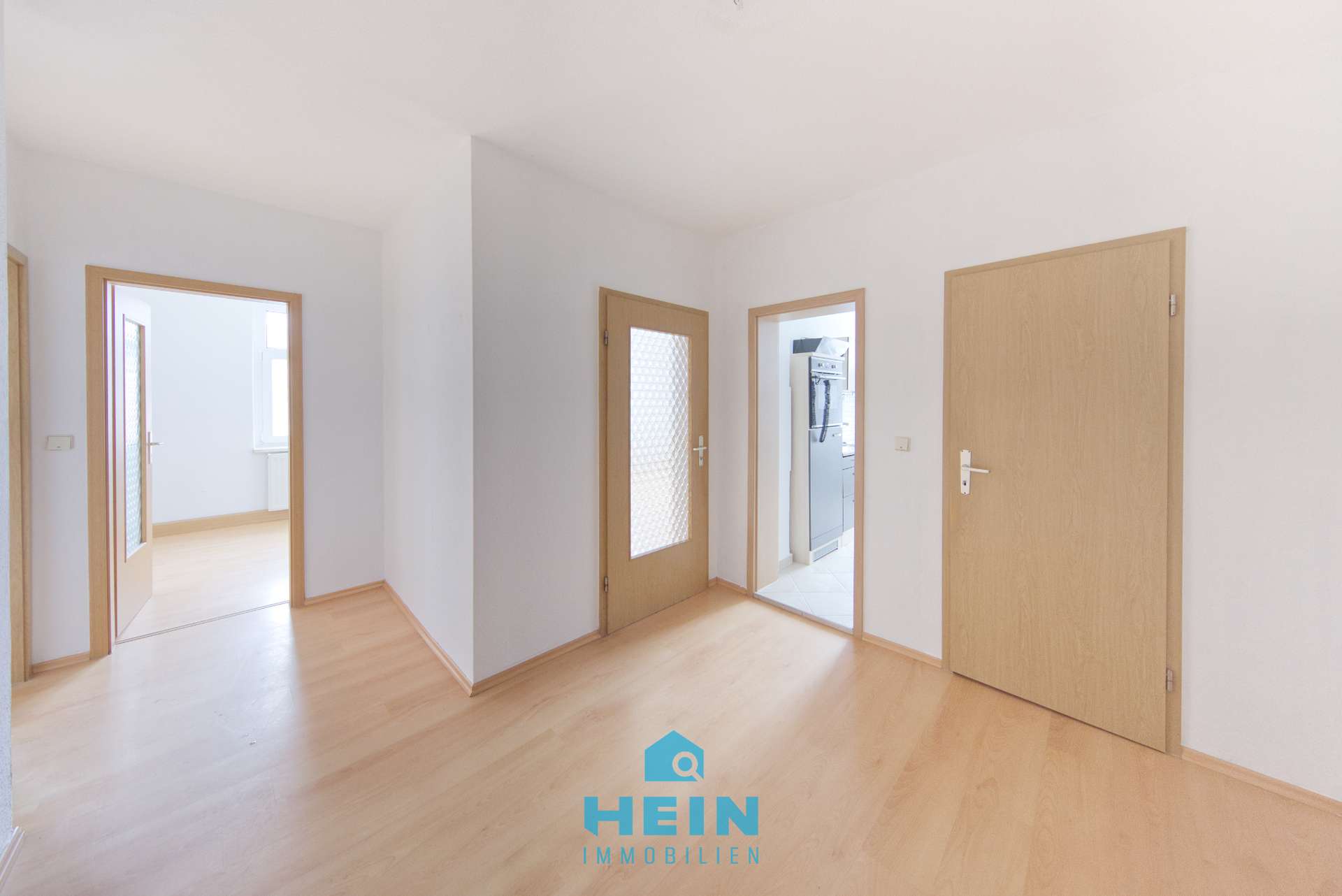 Moderne Wohnung mit EBK in ruhiger Lage in SZB – Ihr neues Zuhause im Herzen des Erzgebirges