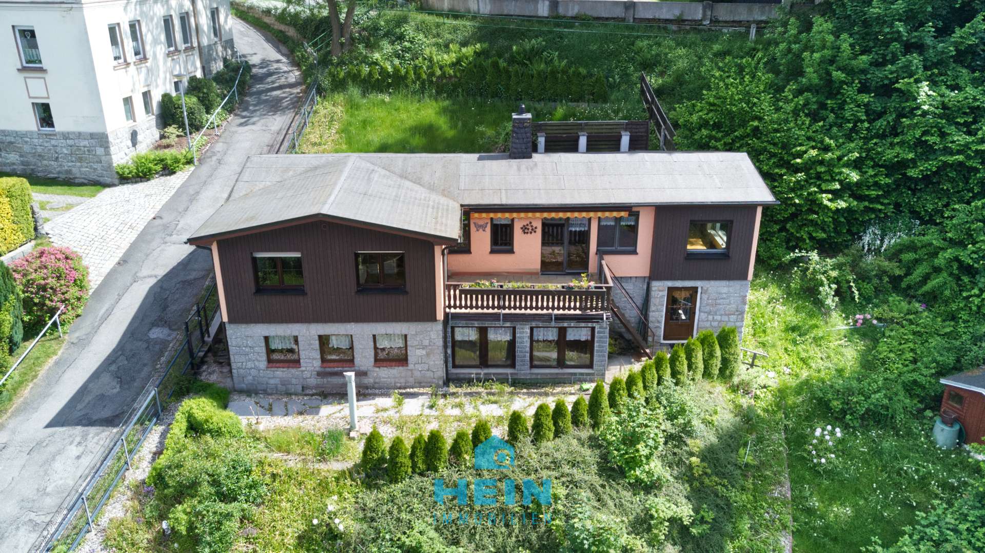 Wohnen mit Weitblick – Bungalow in traumhafter Aussicht auf Aue im Bieterverfahren!