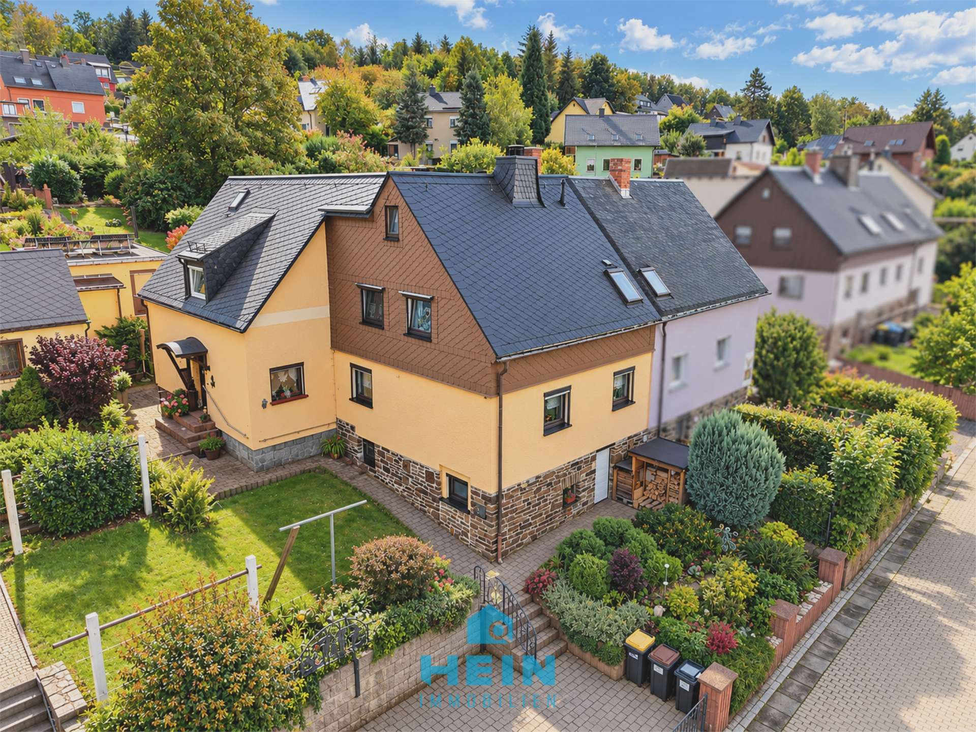 Ruhe genießen, Ausblick erleben – Doppelhaushälfte mit wundervollem Garten in Beierfeld!