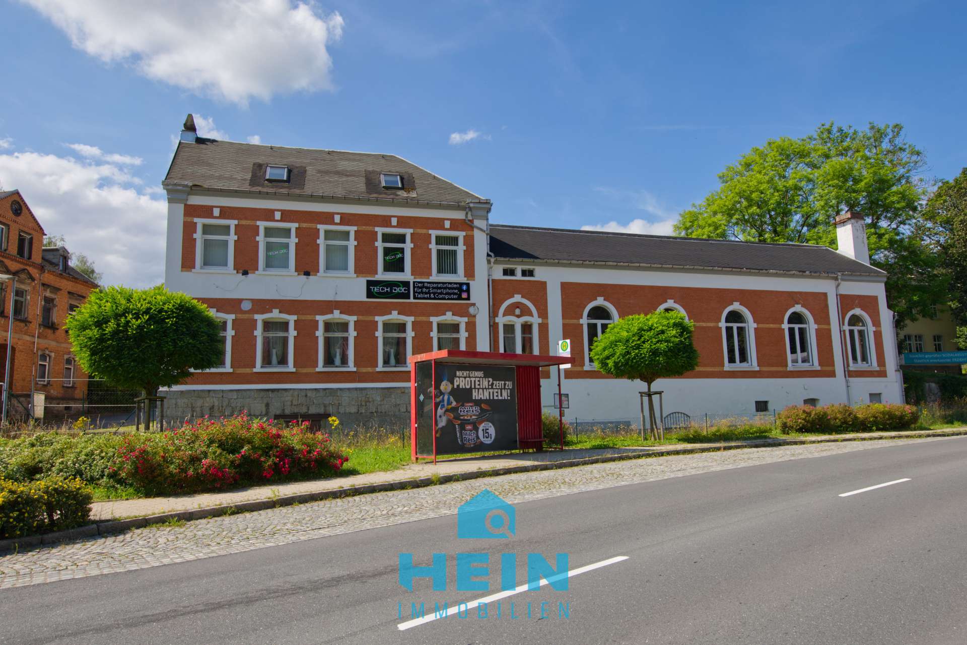 Historisches Wohn- und Geschäftshaus in Aue-Bad Schlema: Großzügiges Potenzial in Toplage