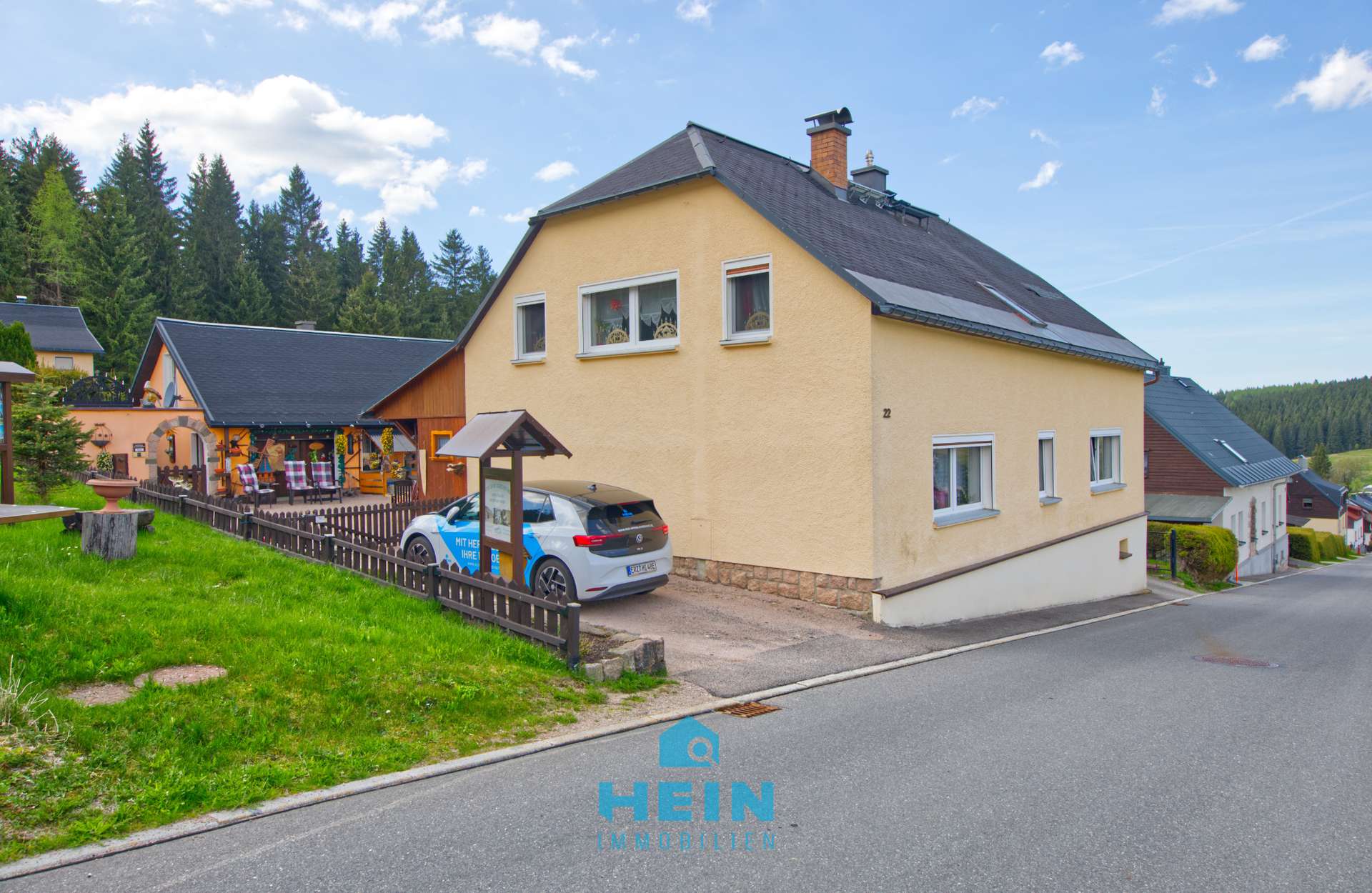 Hier wachsen Träume: vielseitiges Familienhaus mit Vermietungspotenzial im idyllischen Carlsfeld