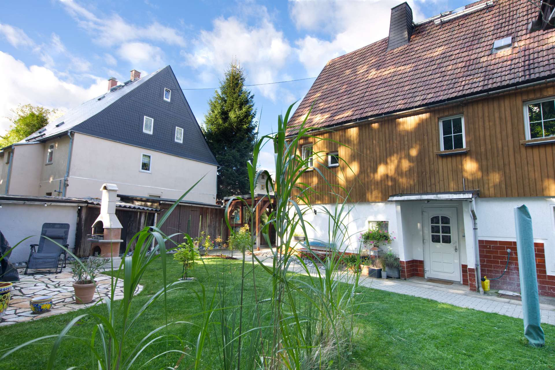 Drei Wohneinheiten, ein Traum - außergewöhnliches Landhaus-Ensemble zum Verlieben!