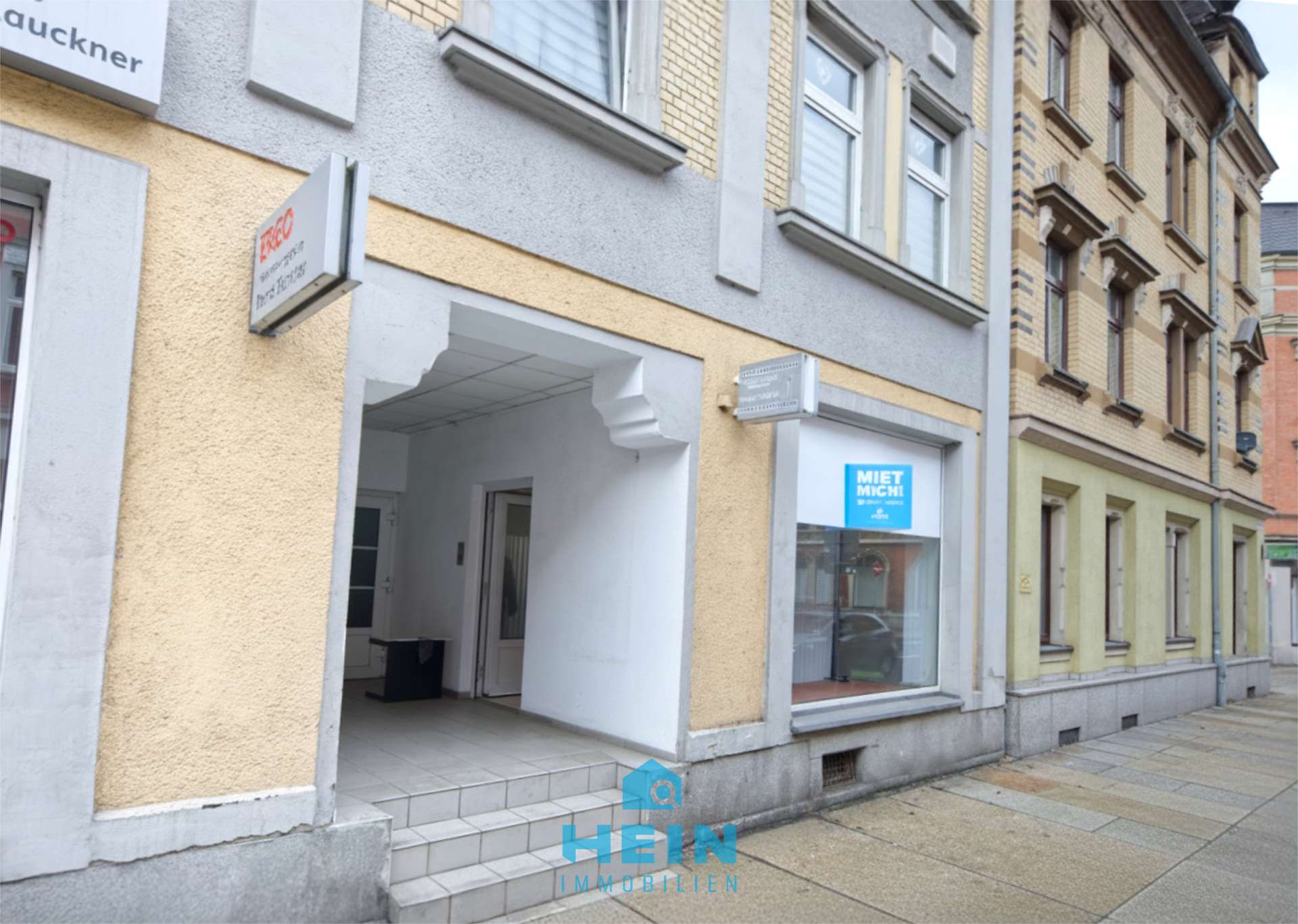 Sehen und gesehen werden – Ihr Geschäft mit Schaufenster in bester Lage!
