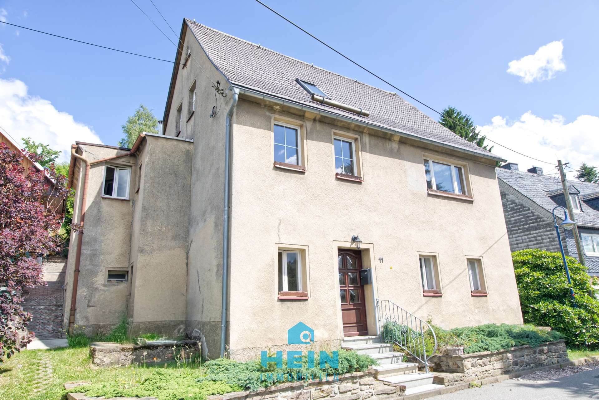 Ein Zuhause zum Verwirklichen - Sanierungsbedürftiges Einfamilienhaus auf großem Grundstück