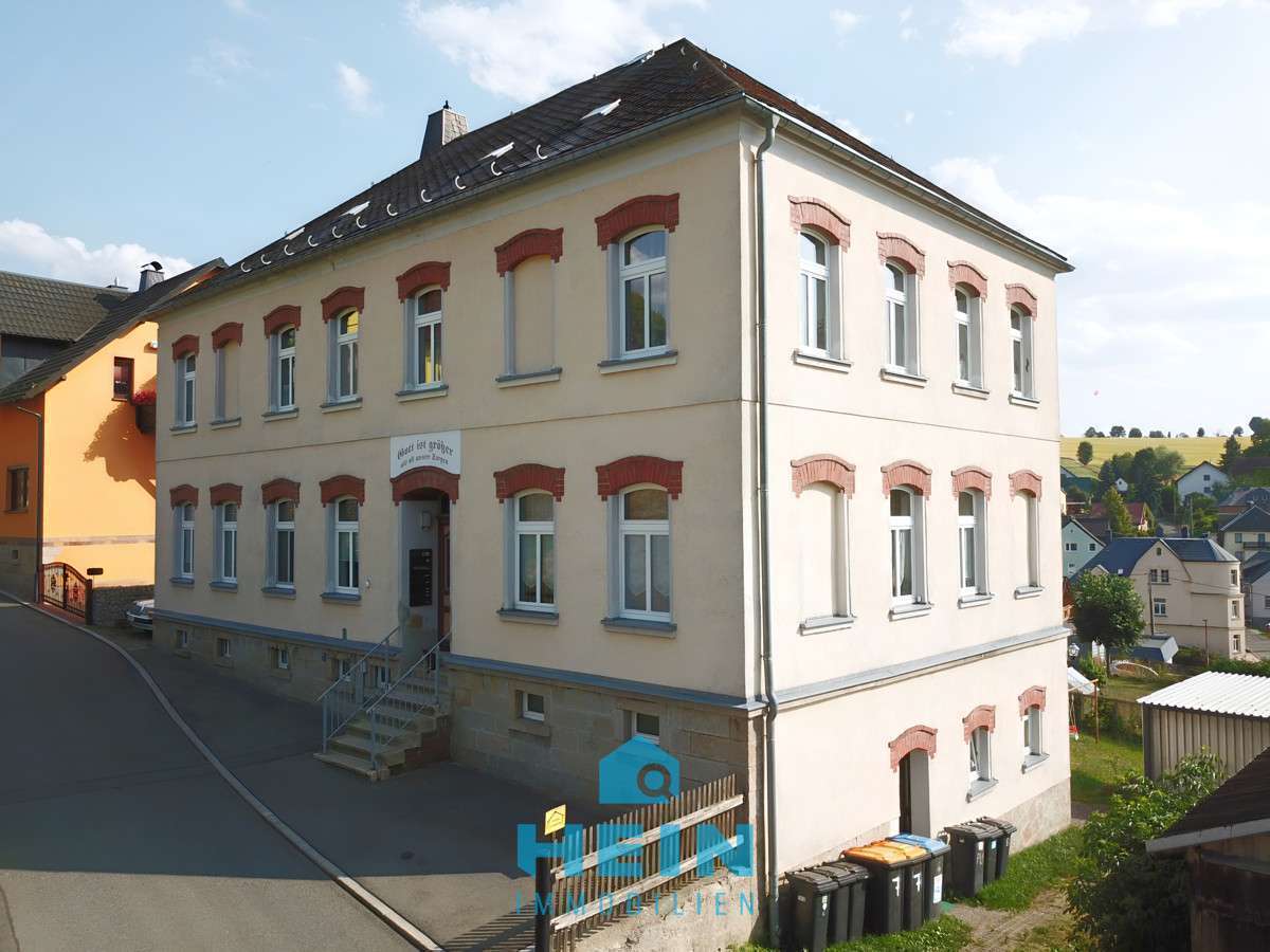 Charmantes Mehrfamilienhaus im Vogtland – Ihre Kapitalanlage mit Perspektive