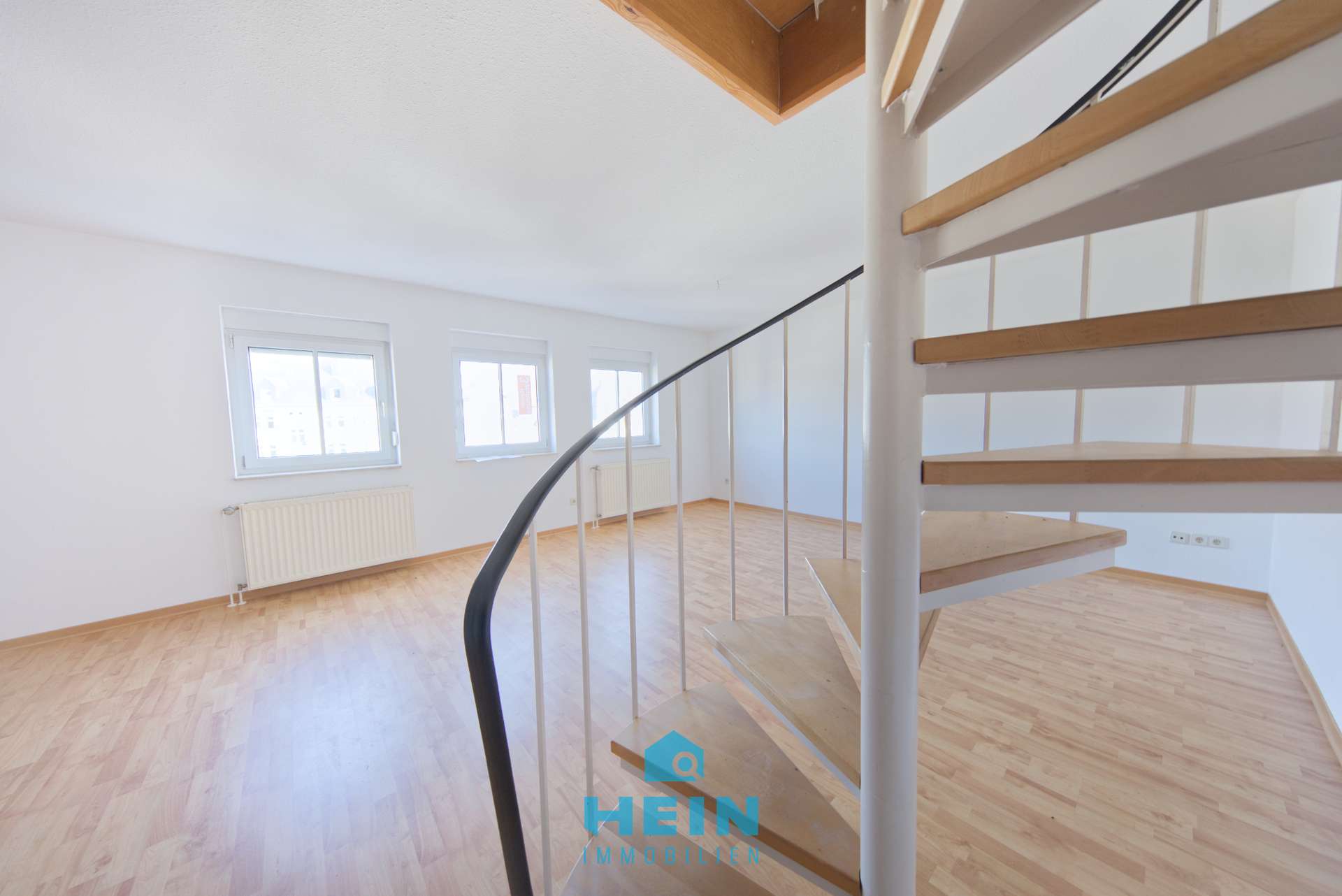 Charmante 3-Raum-Maisonette im Dachgeschoss – Wohnen im Herzen von Aue!