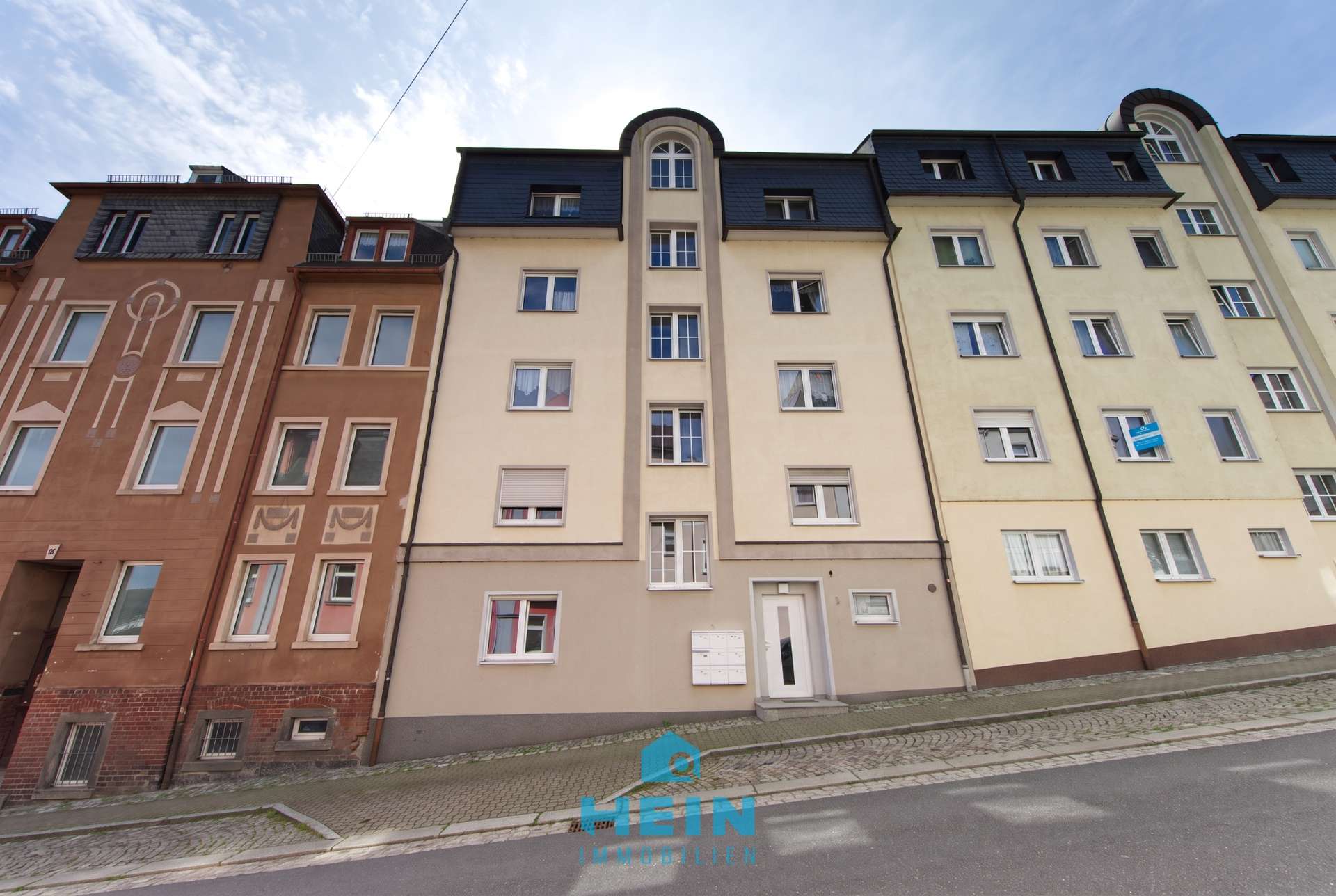 Charmante 4-Zimmer-Dachgeschoss-Maisonette-Wohnung mit Balkon und Garten