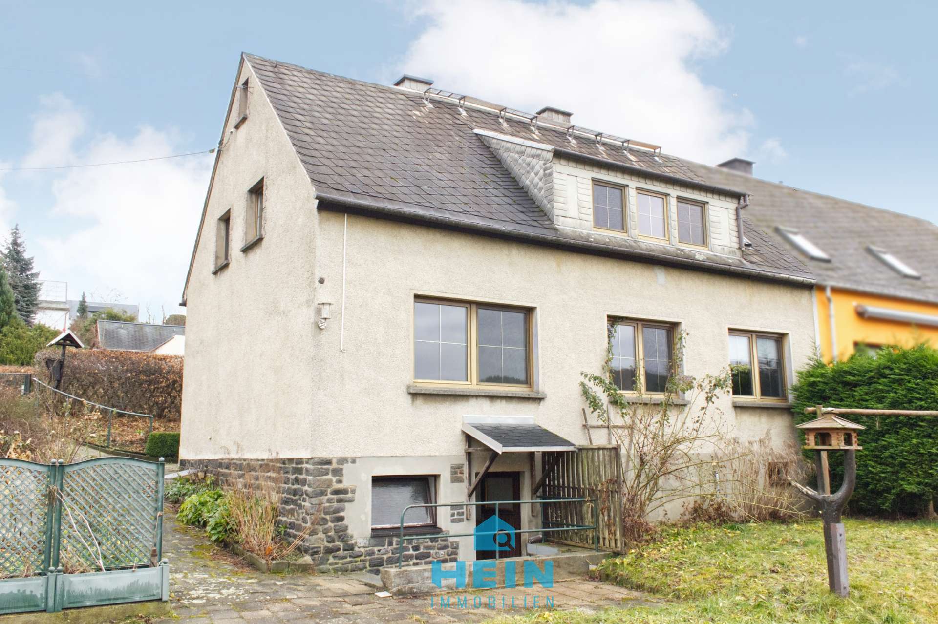 Viel Platz für Ihre Wohnideen: Doppelhaushälfte mit großem Grundstück