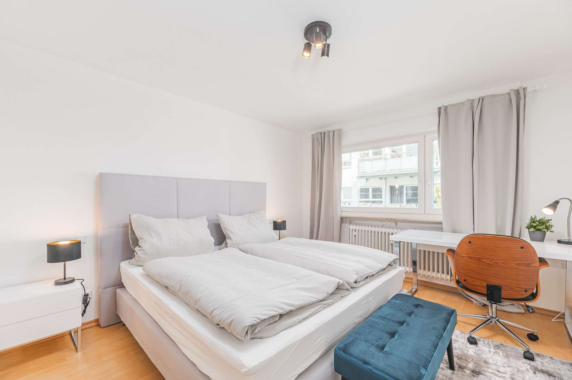 Möbliert mit Arbeitsplatz im Stuttgarter Westen: 3 Zimmer, Stadtbahn vor der Tür