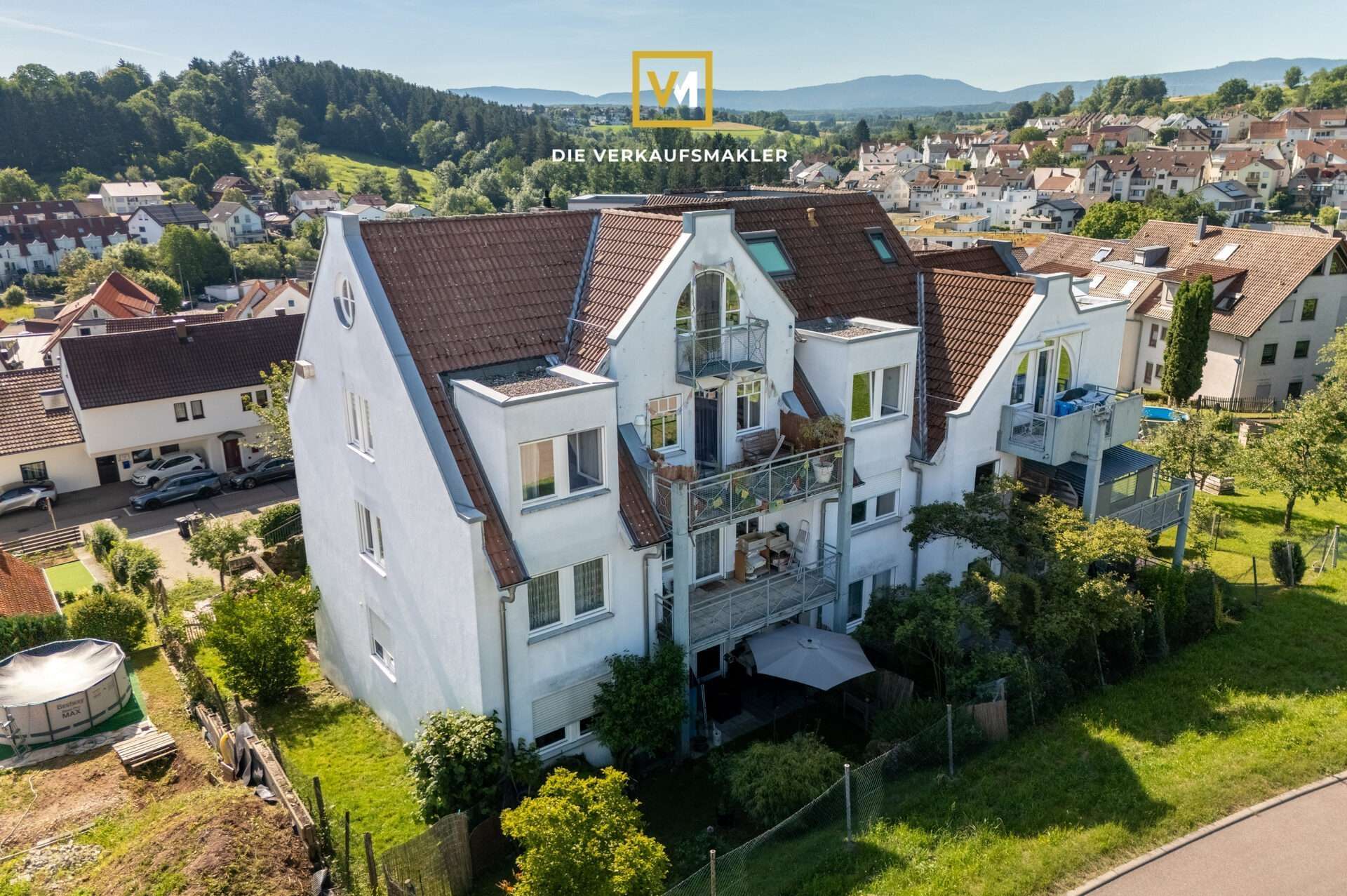 Maisonette-Eigentumswohnung mit Galerie, Carrara-Marmor und Weitblick