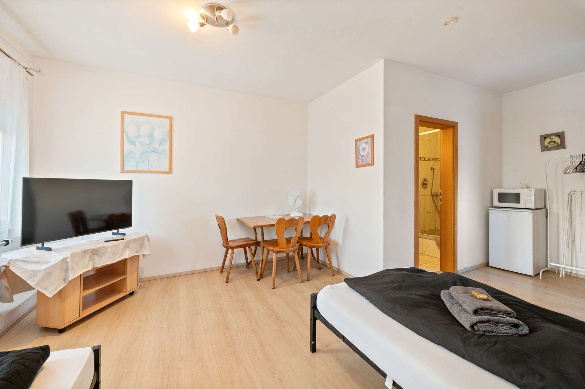 11 Fremdenzimmer
